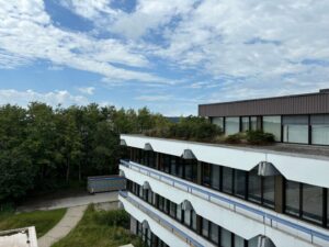 Gebäude_1_Seitenansicht