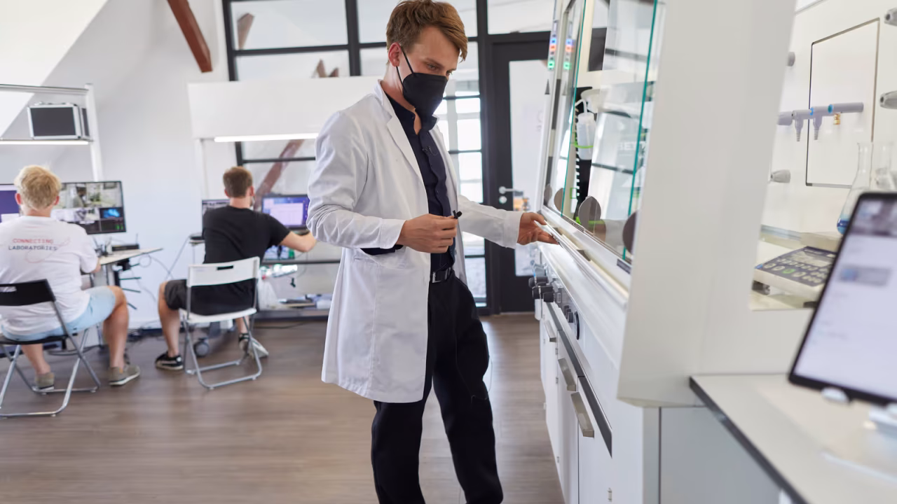 619ff87e8661d33f483e3376_320_H57A5288