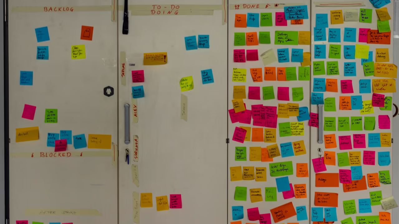 62b3ddeea7c7411fe52315ad_SLALAB_grossaufnahmen_de-5276