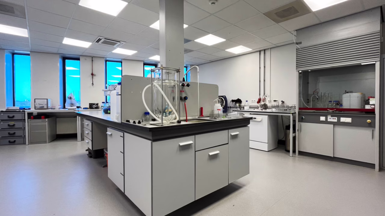 643ea3e171521cae2d87f7fa_SLA_Farmless_Lab2b