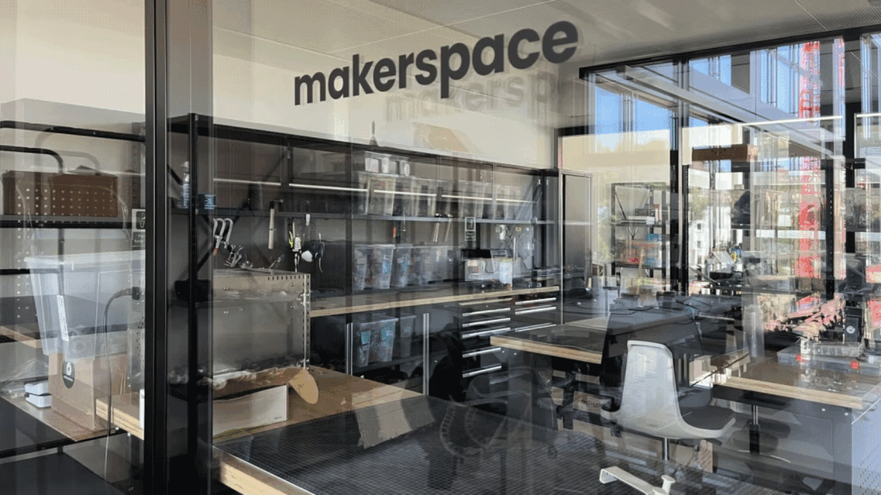 64c91638db4d25891e280dd3_Makerspace202-1024x768