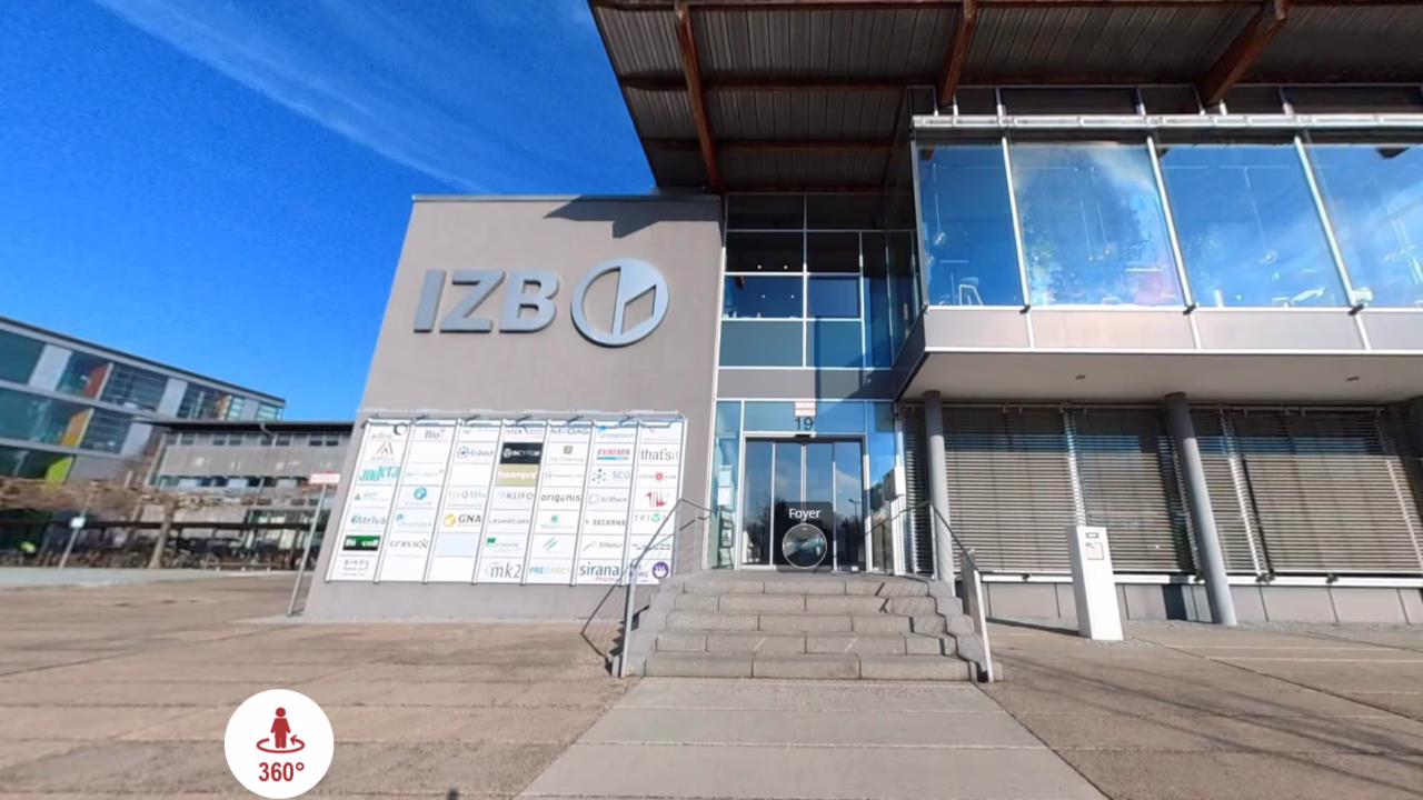 64e4b9afca069cde0bcc9944_izbentrance360